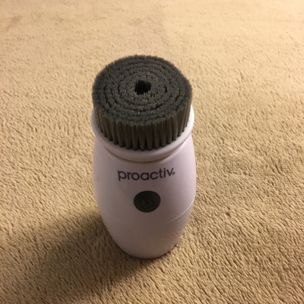 New Proactiv Coral Electric Pore Cleansing Brush